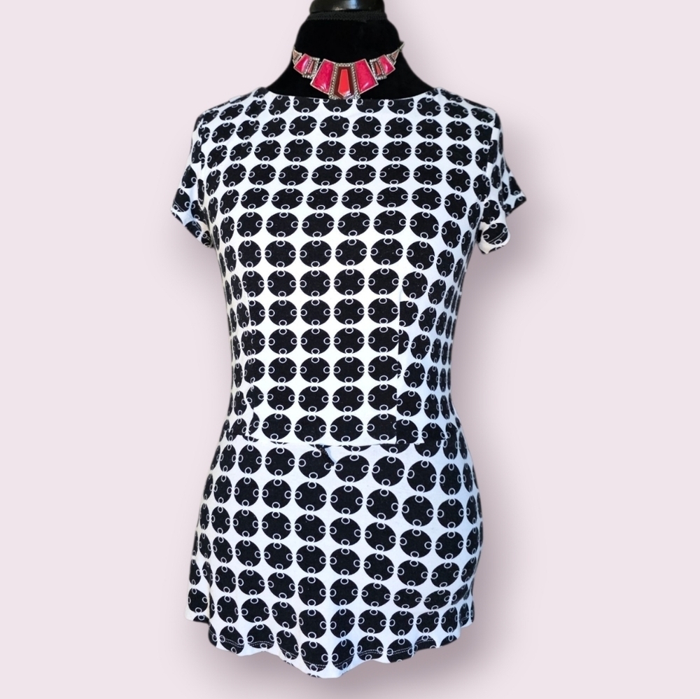 Roz & Ali Black and White Pattern Top - Picture 2 of 4